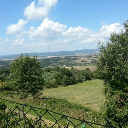 Il Poggio Da Leo Capanne Exterior foto