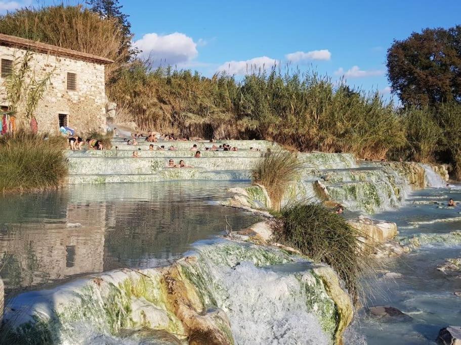 Il Poggio Da Leo Capanne Exterior foto