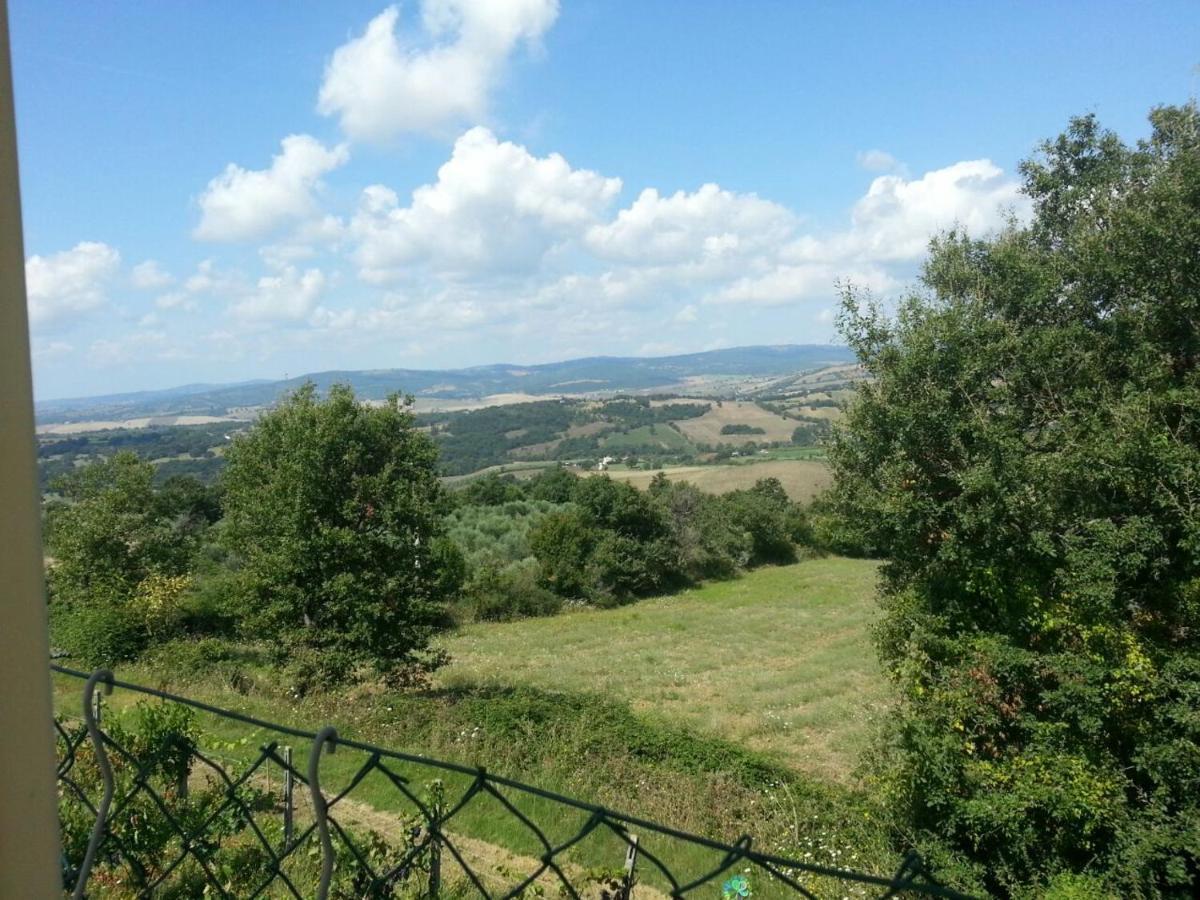 Il Poggio Da Leo Capanne Exterior foto