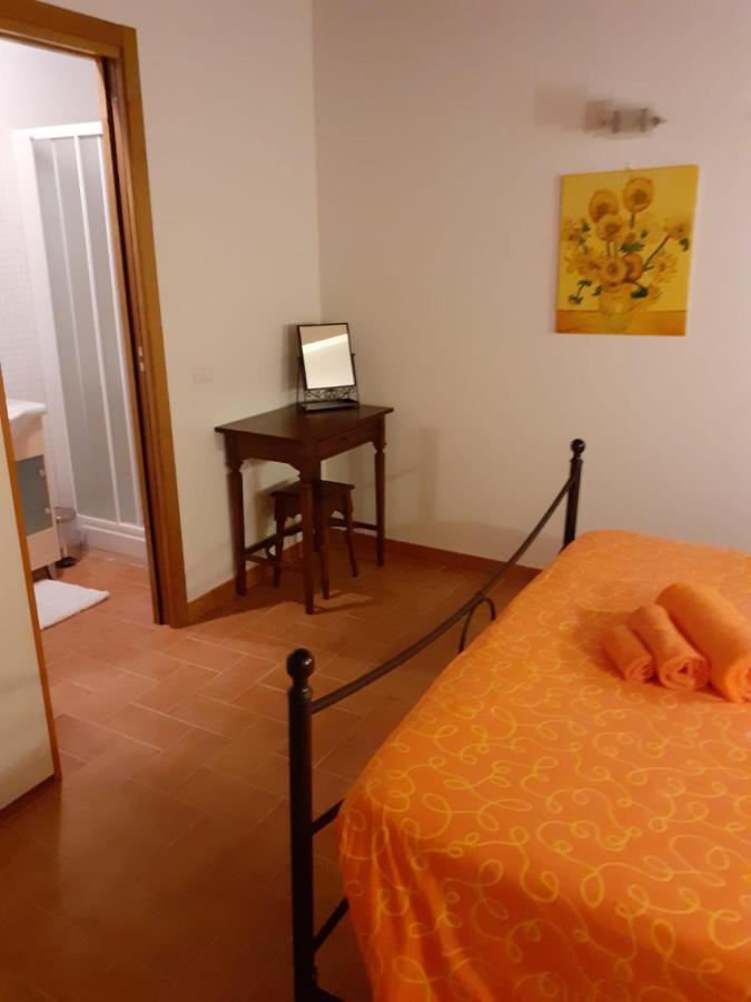Il Poggio Da Leo Capanne Exterior foto